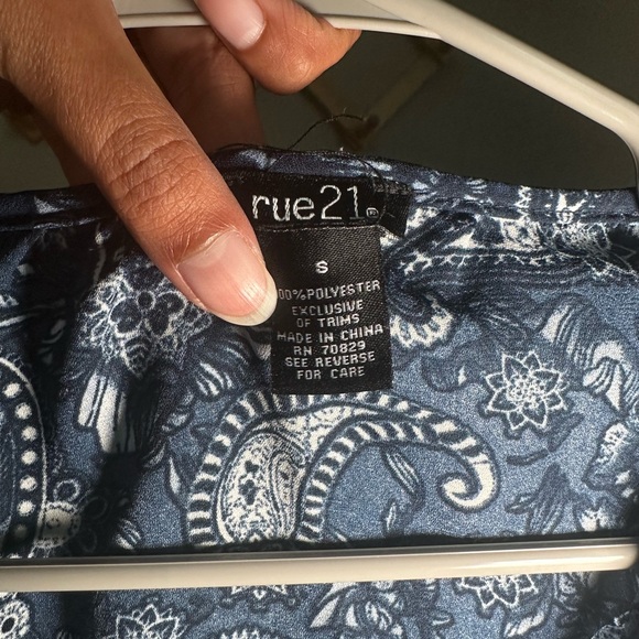 adorable boho paisley long sleeve crop top - Picture 3 of 3